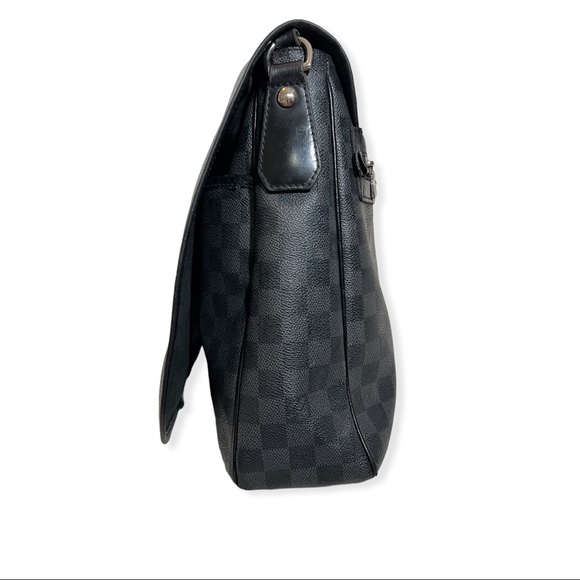 LOUIS VUITTON Daniel Messenger Bag Damier - Picture 9 of 12